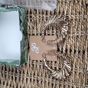 Plunder Iris gold hoop earrings nwt new